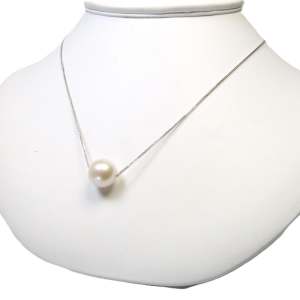 Mingperle an Goldkette