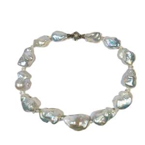 Perlenkette barock